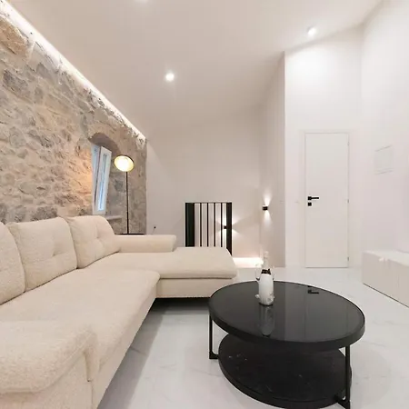 شقة Lapidea Luxury سكرادين