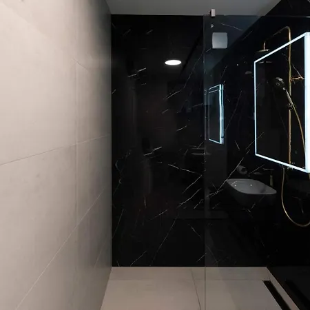 Lapidea Luxury شقة *